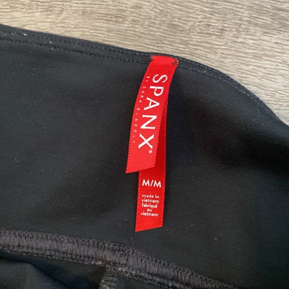 Spanx Faux Leather Leggings size M - Picture 4 of 4